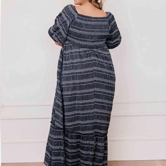 NWT Jessa Kae black & silver sweetheart neckline, puffed sleeve, Size 5XL - Picture 2 of 7